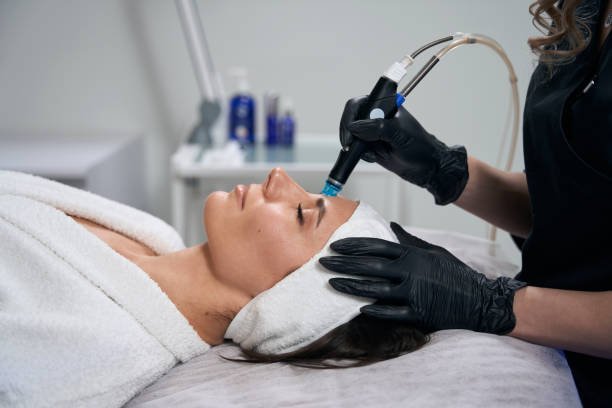Experience Luxury Skincare: HydraFacial Treatment in Dubai