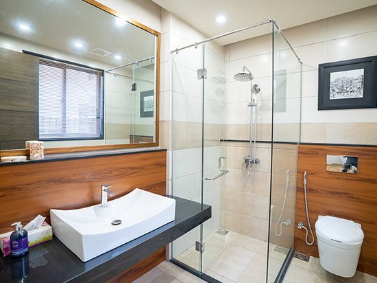 Bathroom Remodeling Services: How To Design A Bathroom That Cleans Itself?