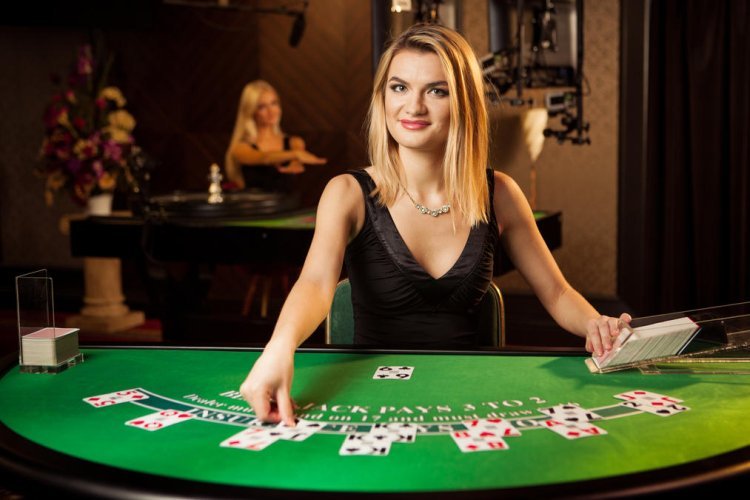Embracing Mobile Gaming: How Online Casinos Are Revolutionizing the Industry