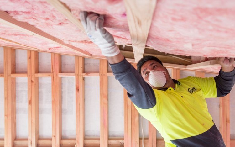 What is the average labor cost to blow in insulation?