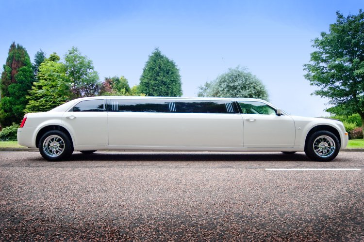 Everything You Need to Know About Dubai Limousine Rental Service in 2024