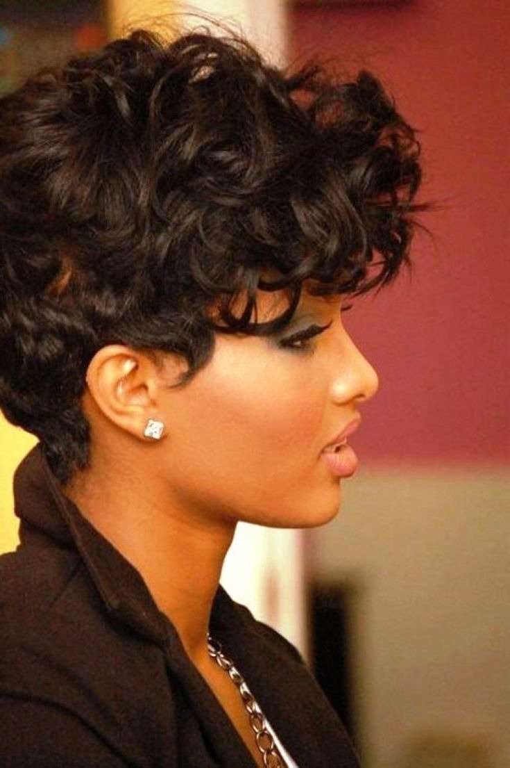 Short Wig Styles: Expert Tips for a Natural and Chic Look