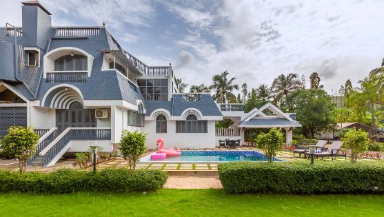 Choose luxurious villa in noida extension