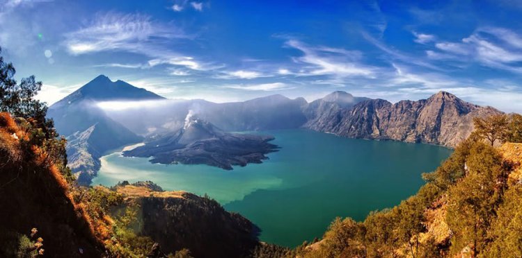 Trekking Rinjani Lombok: A Journey into Indonesia's Natural Splendor