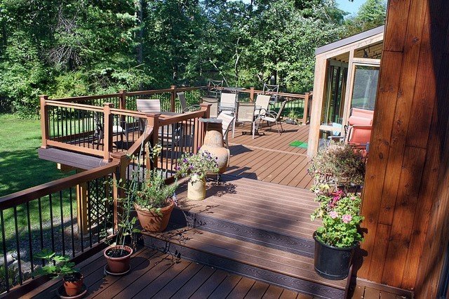 The title is Comprehensive Deck Maintenance Guide: Ensuring Safety and Beauty in Your Outdoor Space