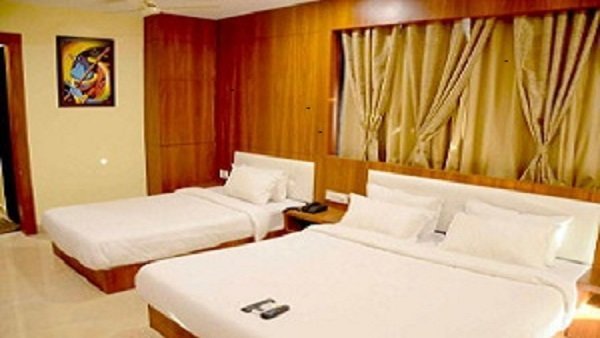 What Amenities Does Reva Prabhu Sadan Hotel in Nathdwara Offer?