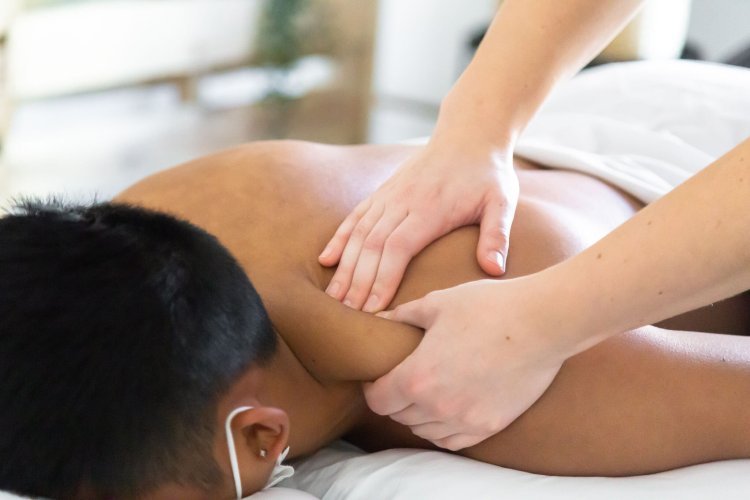 Exploring the Benefits of Acupuncture in Vancouver with New Moon Massage and Wellness
