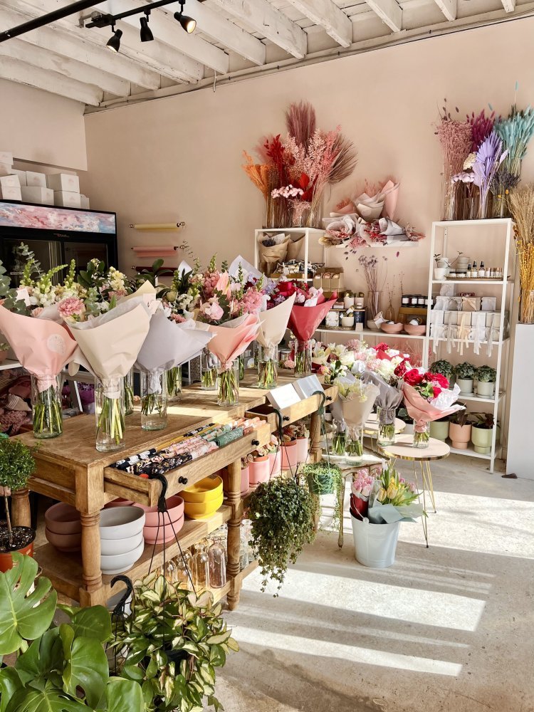 Investigating Bloom Shops:  Finding Flower Delights at Al Mumtaz Blossoms