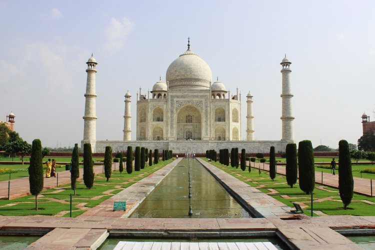 Unlocking the Beauty of India: A Taj Mahal Tour from Delhi