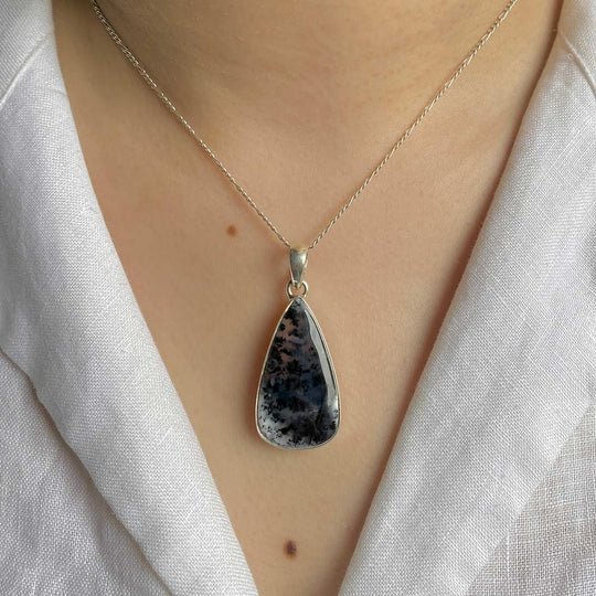 Nature's Artistry: Dendritic Agate Jewelry for Organic Elegance