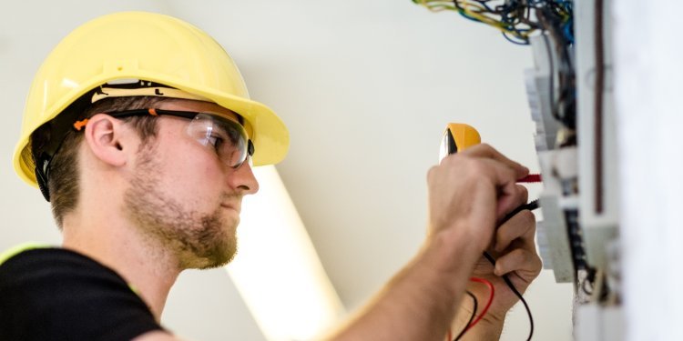 Benefits Of Hiring Electrical Maintenance Services In  Daytona Beach, FL