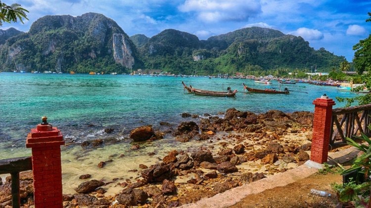 Exploring Paradise: The Ultimate Guide to Phi Phi Island Boat Tours