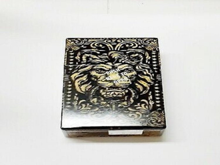 Lion Face Plastic Cigarette Pack Holder for King-Size Cigarettes