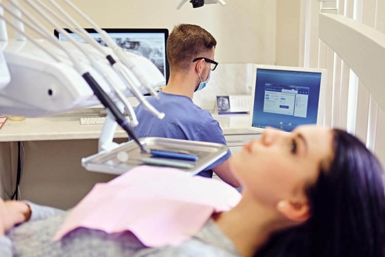 Social Media and Email Marketing: A Winning Combination for Reaching Dentists